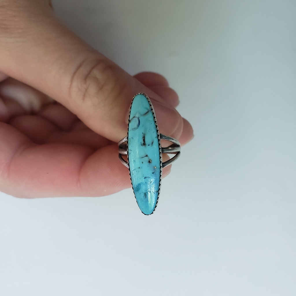 Vintage Beau-Sterling Turquoise Ring.